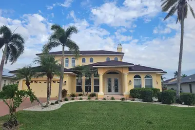 Image de Villa Ultima, Ultimate Location, 3 minutes à pied de la marina de Cape Harbor