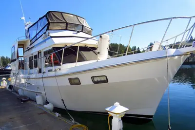 Image de 42 'Ponderosa Situé dans le Historic Gig Harbor Marina & Boatyard