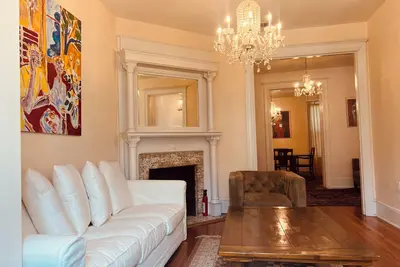 Image de Maison De Ville De Luxe Elegant Dupont Circle