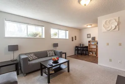 Image de Suite confortable super pratique - Près du centre-ville!