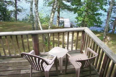 Image de Belle cabine avec vue sur le lac impressionnant de cristal clair / Sandy Lake Belle Taine