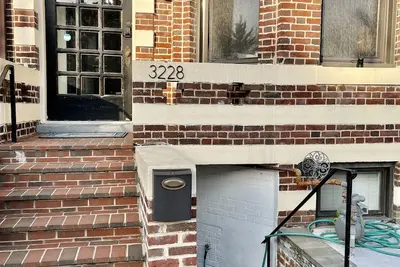 Image de Short Walk to Lidl Grocery Store-27, 000 sq ft. Metro