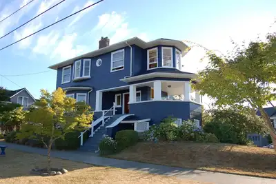 1, 904 style Queen Anne Accueil avec une vue imprenable, à proximité de la plage et centre-ville