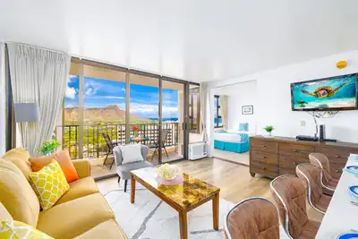 Image de Waikiki Banyan 30ème étage | Diamond Head et vue sur l'océan | WiFi gratuit et parking