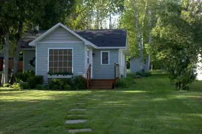 Image de Remodeled Cottage Home Crooked Lake Petoskey Wifi Cable