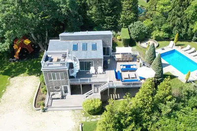 Image de Retraite à Montauk avec piscine d'eau salée