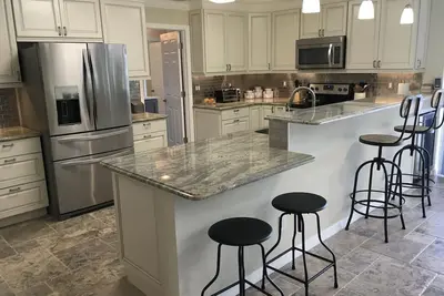 Image de Magnifique, récemment rénové, dans le quartier très recherché du Yacht Club