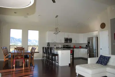 Image de Maison moderne à Cortez, superbes vues avec un accès facile aux activités