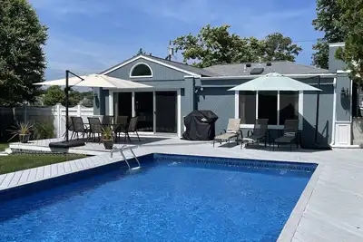 Image de ÉTÉ 2018! Lumineux contemporain W / piscine privée à quelques pas de la baie de Moriches
