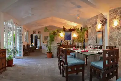 Image de Oasis privée - Villa de luxe 3br / 3ba avec jardin et piscine