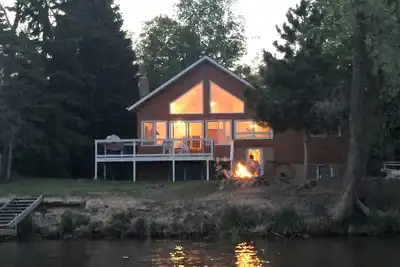 Image de Belle et mis à jour la famille Lac Accueil Entre chaîne Whitefish Et Walker, Mn