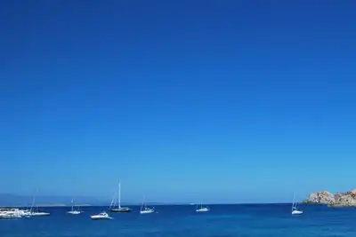 Image de Petite villa avec vue sur la baie