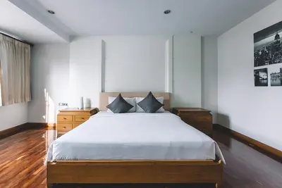 Image de Luxueux 2 Br \/ 2 Bath, 3 minutes de Bts Nana