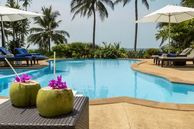 Image de Incroyable villa 4brm en bord de mer avec piscine