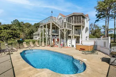 Image de Super! | Son avant | Piscine privée