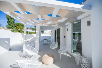 Image de Total White Villa - Expérience relaxante