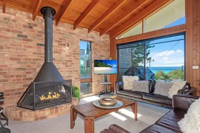 Image de Beachcombers sur la plage de Collingwood