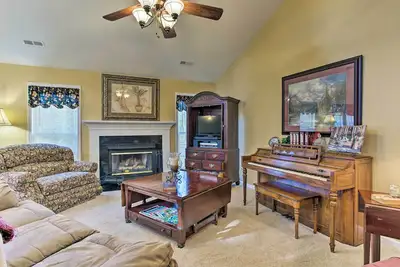 Image de Nouveau! Asheville Area Home avec Patio-11 mi à Biltmore