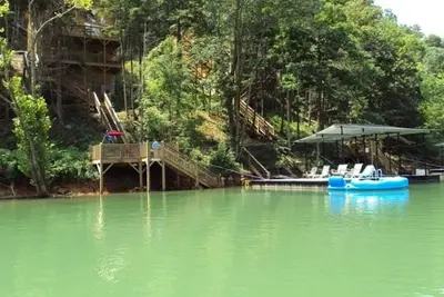 Image de \"” ”Norris Lakeside Lounge” ””<br>