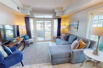 Image de Bay View Villas - Unité 201 - Bord de l'eau - Piscine - WiFi gratuit