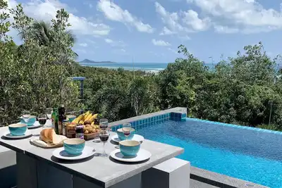 Image de Belle villa tropicale avec vue sur la mer et piscine à seulement 400 mètres de la plage + voiture