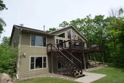 Image de Magnifique maison de lac sur le pittoresque lac Cedar!
