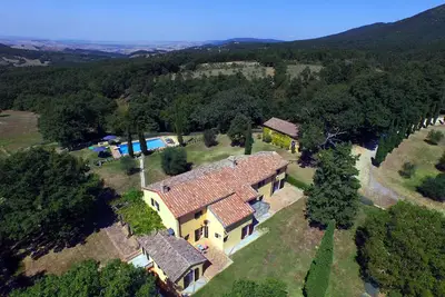 Image de 5 chambres, piscine privée, wifi, 10min de San Casciano dei Bagni, une vue imprenable