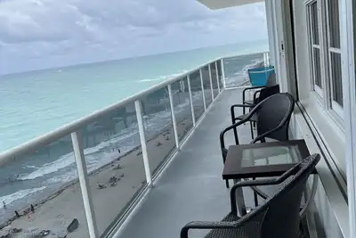 Image de Oceanview Magnifique de 60 'terrasse et chaque chambre