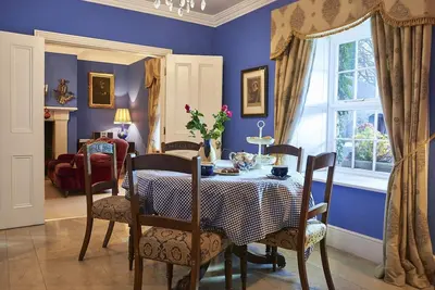 Image de Georgian Villa - Lughnasa - Surplombant la fontaine palladienne dans un domaine privé