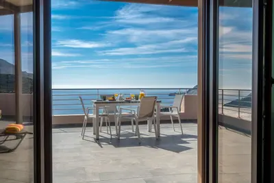 Image de Appartement neuf à 15 min à pied de la plage terrasse privée Panoramique vue mer