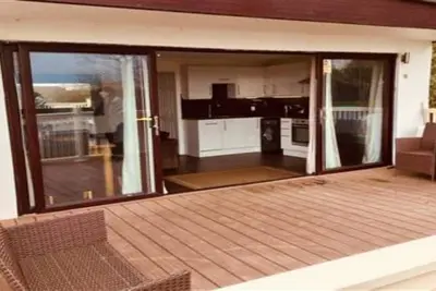 Image de Offre spéciale! ! 15 Le Manoir Lodge - 2 chambres, baignoire jacuzzi, véranda privée.