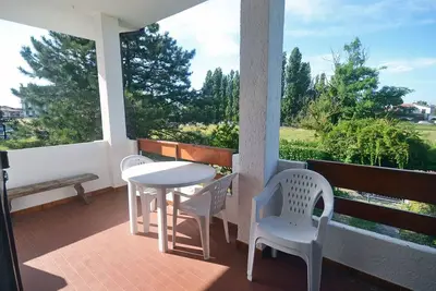 Villa au premier étage avec 4 lits et grand jardin à quelques mètres de la mer