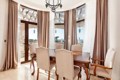 Image de Magnifique Villa de luxe avec piscine privée et superbe vue mer et montagne