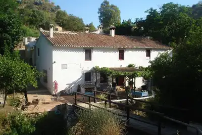 Image de Ancien moulin sur la rivière, à distance de marche du village