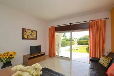 Image de Appartement T1, près de la plage, avec jardin et piscine, excellent emplacement.