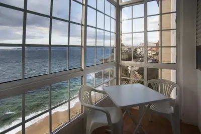 Image de Appartement avec terrasse et vue sur la mer sur le front de mer