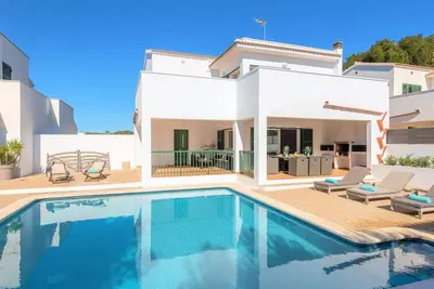 Image de Villa LaCalma - piscine privée, climatisation et Wifi gratuits