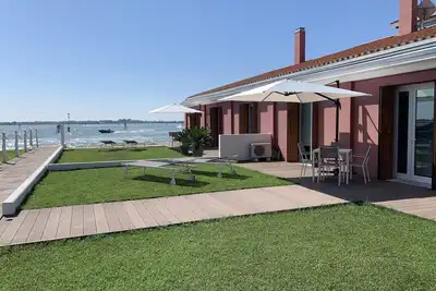 Image de Lagoon Suites # 3 - Appartement avec jardin privé et vue sur le lagon.