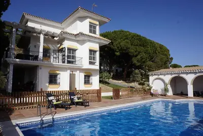 Image de Villa andalouse Parfaite Pour Sunshine Tour 2020 & vacances en famille.