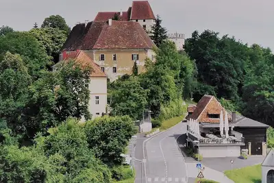 Image de Living in Southern Styria in a fantastic location near the wine town of Leibnitz