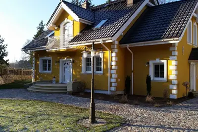 Image de Petite villa jaune en Mazurie (appartement Ouest dans les combles)