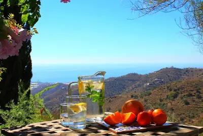 Image de Location de vacances romantique, 2 chambres avec vue panoramique sur la mer