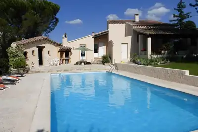Image de \"Bel Esteou\", belle villa à Crestet sur 1700 m2, vue Ventoux et village médiéval