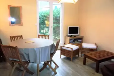 Image de Agréable pavillon mitoyen de type 3 situé à environ 1 km des plages et du centre