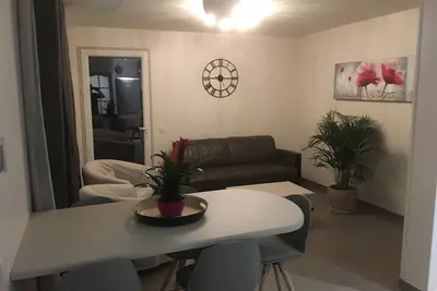 Image de Maison centre ville, calme, chaleureux, avec petit jardin privé.