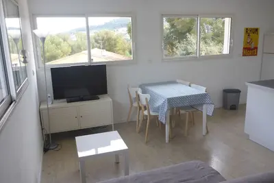 Image de Appartement T2 dans villa récente à la Cadière d'Azur