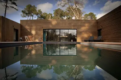 Image de Maison contemporaine de 220m2 avec piscine chauffée à 15 mn de l'océan