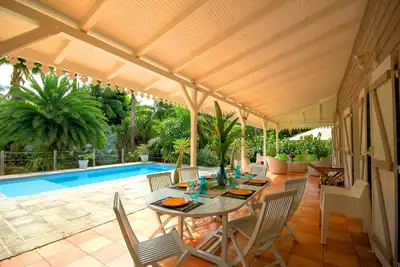 Image de Villa 4 chambres avec piscine au Cap Est (Mqfr35)