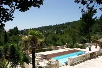 Image de Magnifique villa avec Piscine - 10 adultes (+2 enfants)\nLimite Bandol-La Cadière