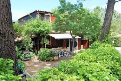 Image de Agréable pavillon mitoyen de type 3 dans une résidence avec piscine collective